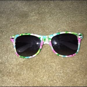 RARE LILLY PULITZER SUNGLASSES